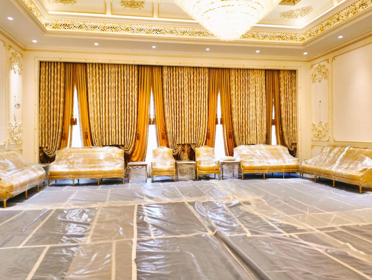 Curtains by Noor Al Safa Furnitures Dubai