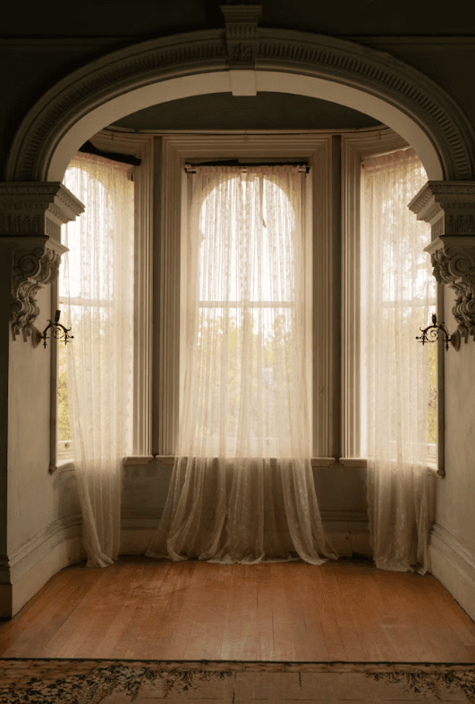 Hotel & Villa Drapery Systems — Dubai luxury furnishing